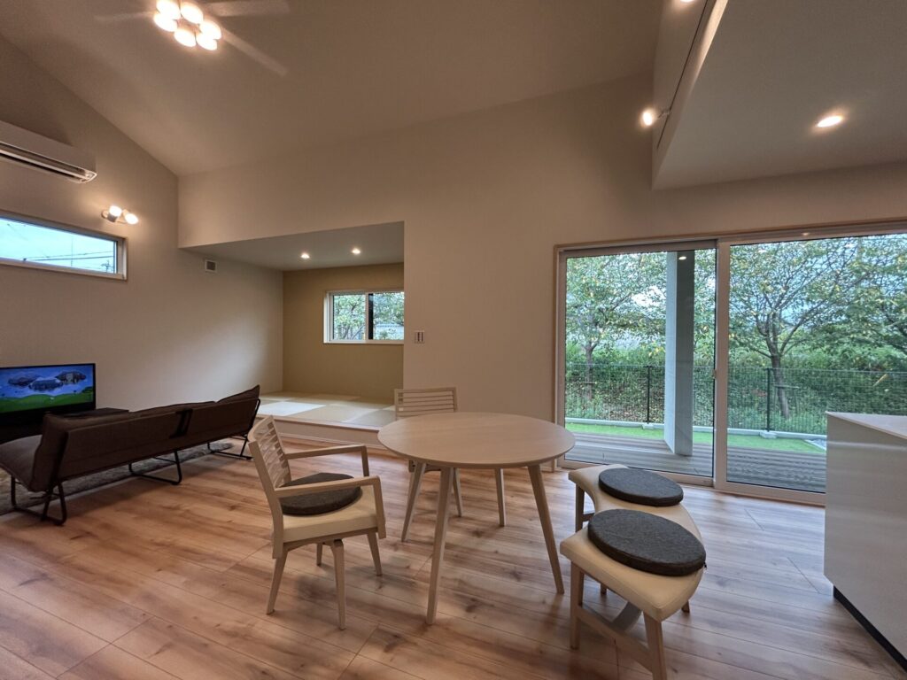 ダイニング ダイニング